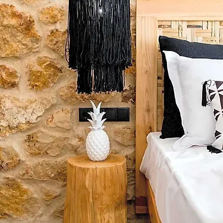 Rodillo * Naxos City